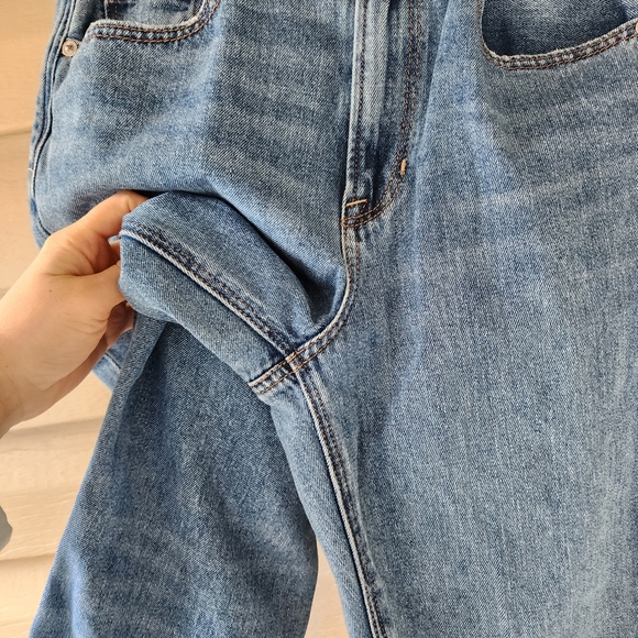 American Eagle distressed mom jeans size 2 - Picture 6 of 13